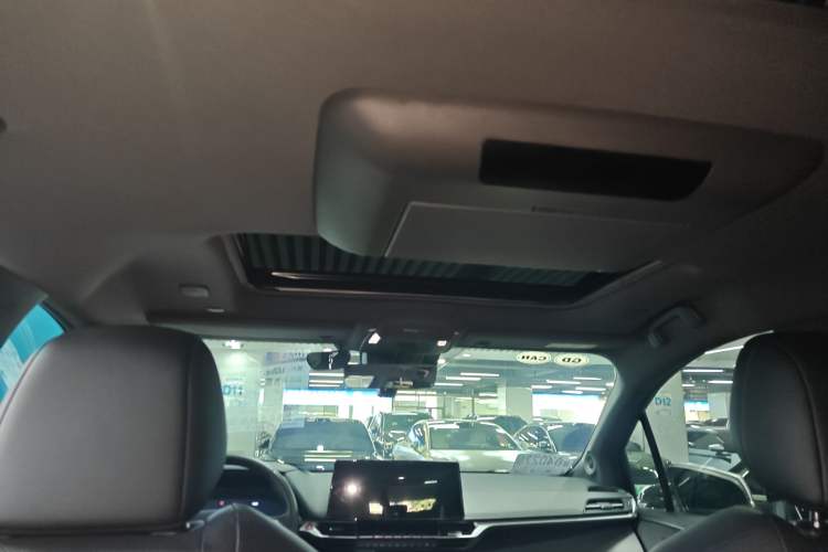 Used Toyota Sienna 2021 2.5L Hybrid Platinum Edition