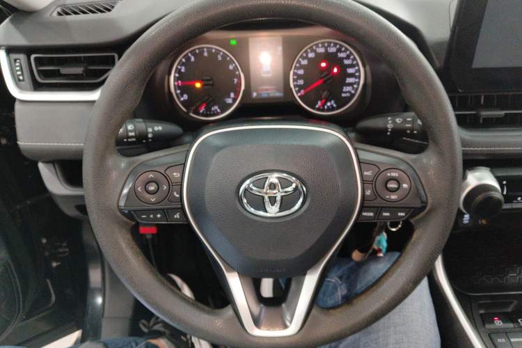 Used Toyota Wildlander 2024 2.0L CVT Two-Wheel Drive Leading Edition
