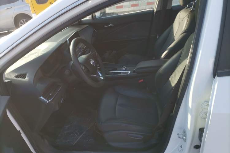 Used Buick Velite 6 2023 430km Range Commuter Version
