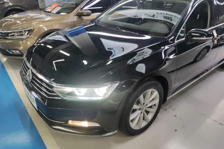 Used Volkswagen Magotan 2019 330TSI DSG Leading Model China VI Standard