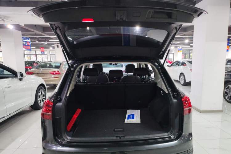 Used Volkswagen Tayron 2020 330TSI Two-Wheel Drive Luxury Smart Connectivity Version