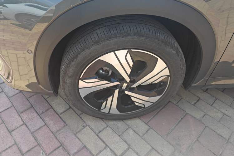 Used  E5 2024 530km Starship Edition
