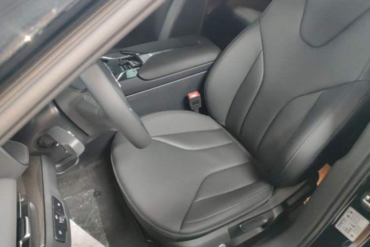 Used Hongqi E-QM5 2023 Revised Version Basic Travel Edition
