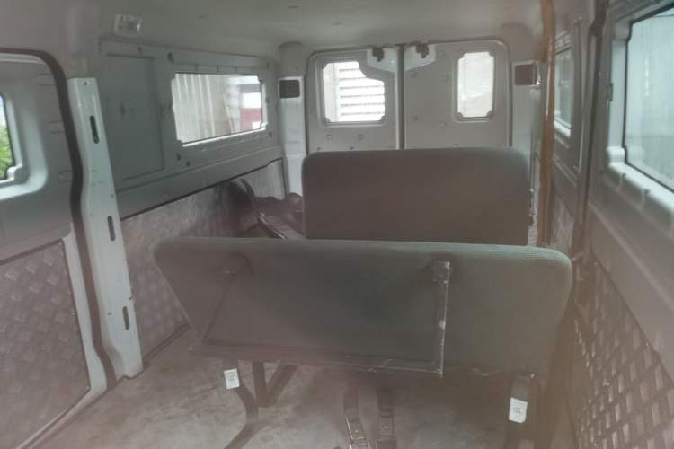 Used SRM New Energy E3L 2024 Standard 6-Seater Bus