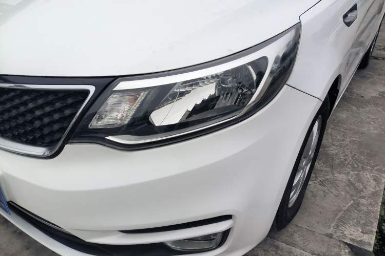 Used Kia K2 2015 Sedan 1.4L MT GLS