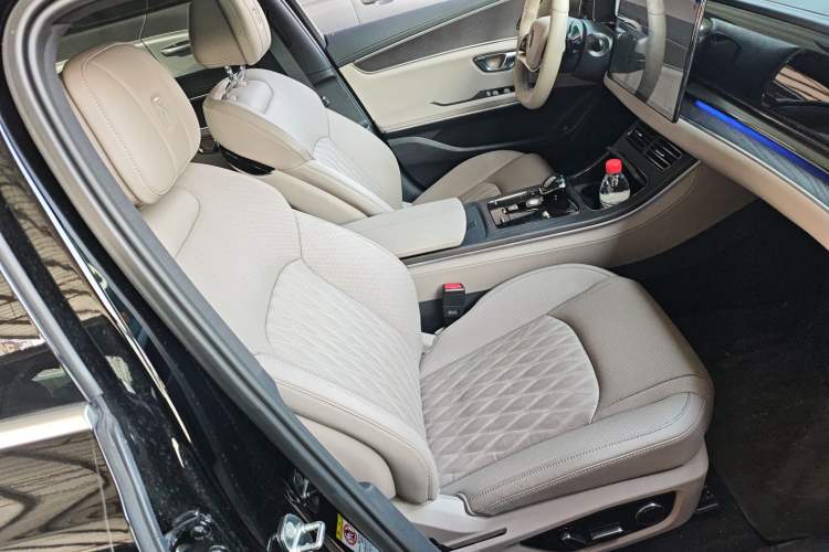 Used BYD Han 2025 EV with 701 km of Laser Radar-Enabled Intelligent Driving