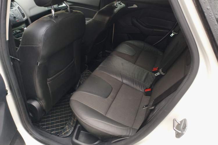 Used Ford Focus 2012 Hatchback 1.6L Automatic Fashion Edition
