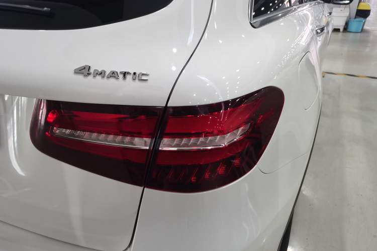 Used Mercedes-Benz GLC 2018 Facelift GLC 260 4MATIC Luxury Edition