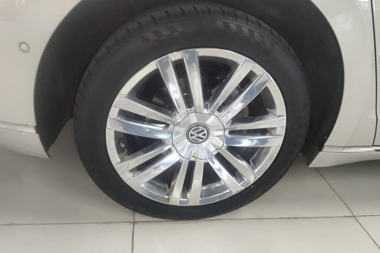 Used Volkswagen Phideon 2018 Revised Version 380TSI Two-Wheel-Drive Flagship Edition
