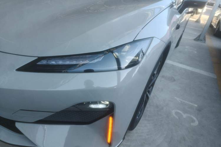 Used  SL03 2023 200Max Range-Extended Version
