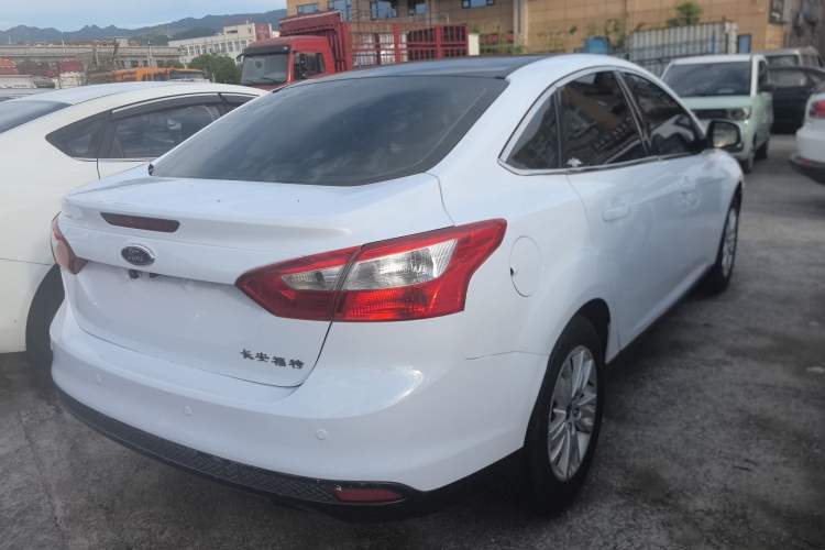 Used Ford Focus 2012 Sedan 1.6L Automatic Comfort Model
