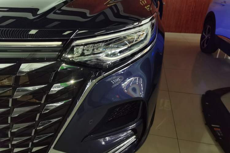 Used Roewe iMAX8 2023 400TGI Comfort Edition