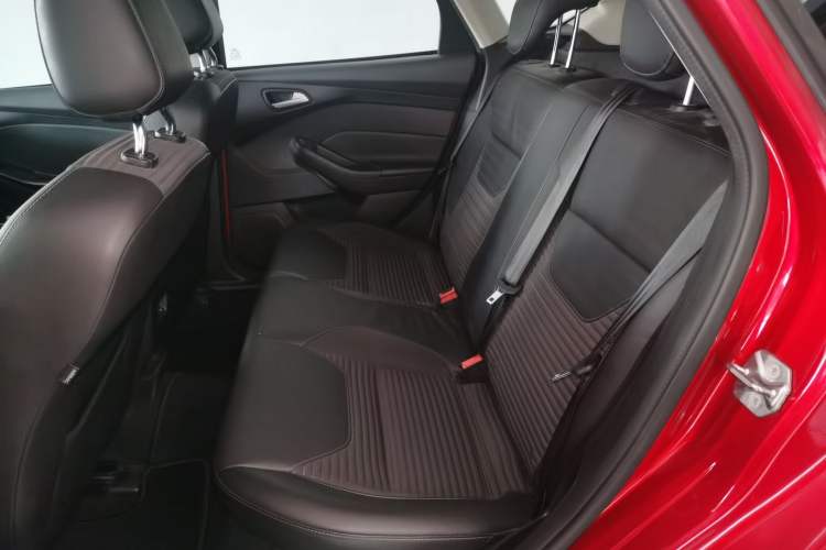 Used Ford Focus 2017 Hatchback 1.6L Manual Fashion Edition SmartDrive Version
