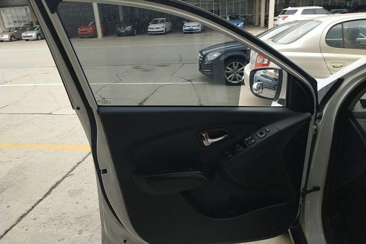 Used Hyundai ix35 2013 2.0L Automatic Two-Wheel Drive Smart GLS China V Standard
