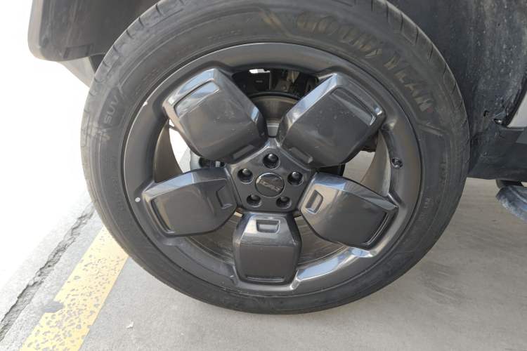 Used  V23 2025 501 Four-Wheel Drive Advanced Version
