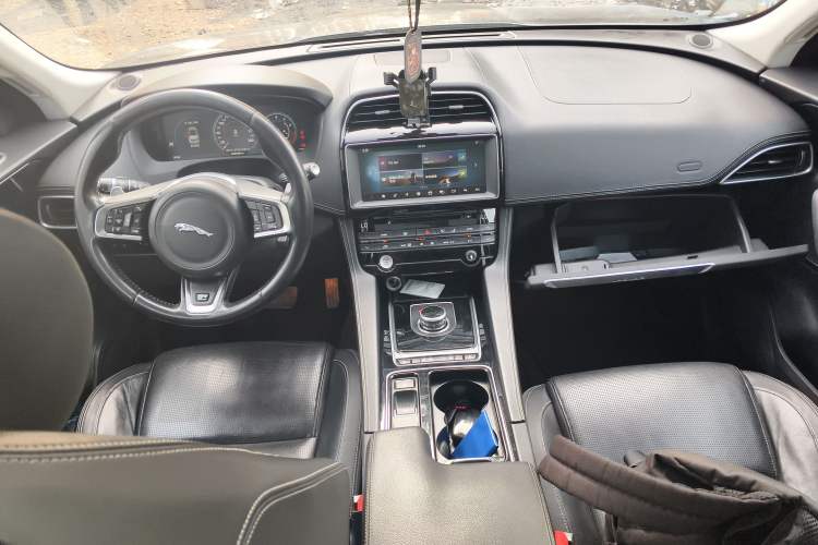 Used Jaguar F-PACE 2018 2.0T All-Wheel Drive R-Sport Sport Edition
