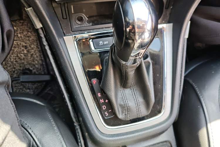 Used Volkswagen Lavida 2013 Restyled Classic 1.6L Automatic Comfort Edition