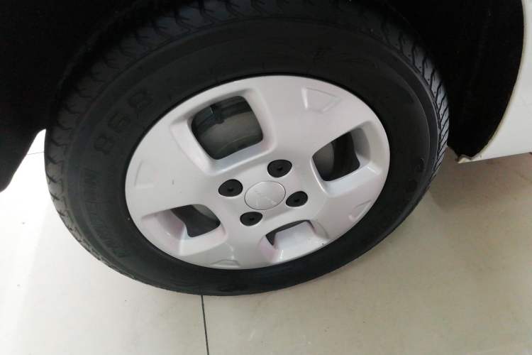 Used Roewe Clever 2021 302 km New Four-Seater Super-Efficient Version
