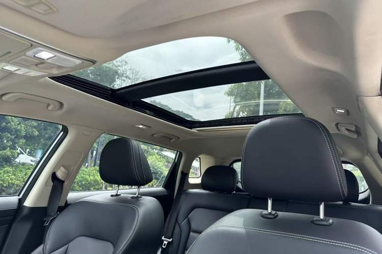 Used Geely Auto Emgrand X7 Sport 2020 1.8TD DCT Two-Wheel Drive Smart Connect 4G-Enabled Version
