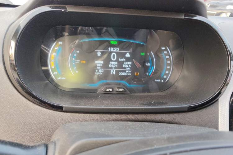 Used Chery Little Ant 2022 Revised Version Sweet Pink Edition Half-Sugar Version Lithium Iron Phosphate 30.7 kWh 30 kW 301 km
