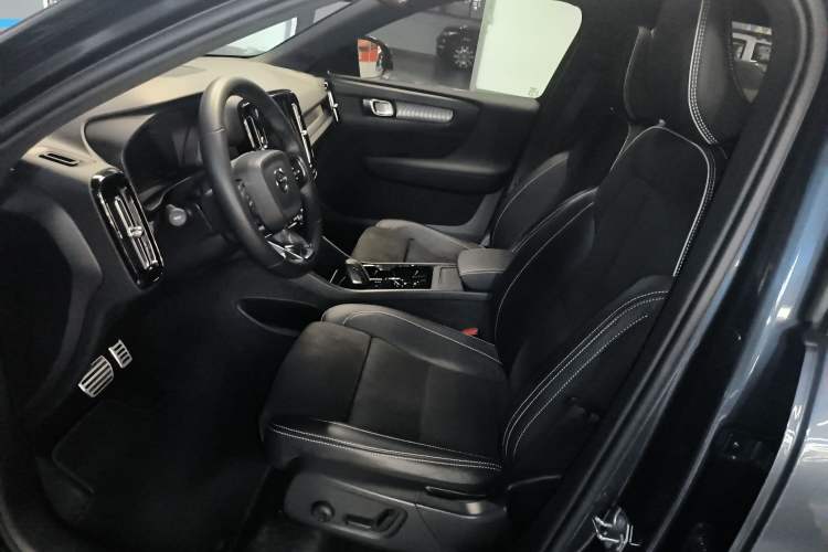 Used Volvo XC40 2022 T4 Four-Wheel Drive Smart & Dynamic Sport Edition