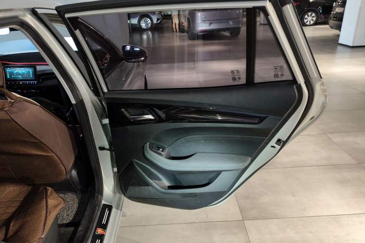 Used Roewe Ei5 2021 500 Admiration Edition
