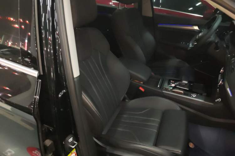 Used Audi Q5L 2022 Updated 45T Luxury Dynamic Version
