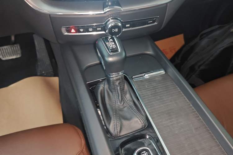 Used Volvo XC60 2021 T5 4x4 Smart Luxury Edition
