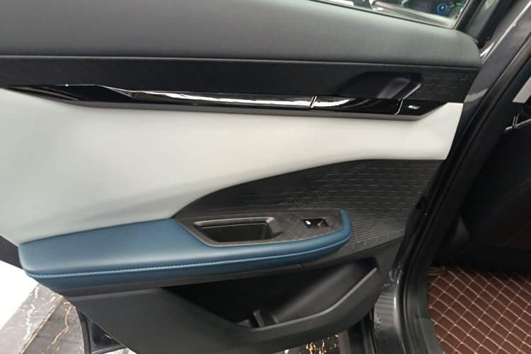 Used Changan UNI-V iDD 2023 ZhiDian iDD 1.5T 113km ZhiKu Model
