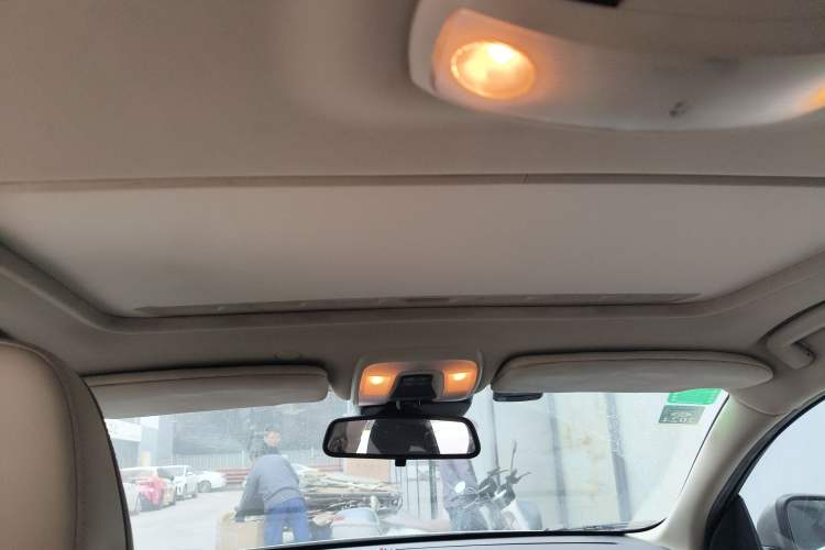 Used Volvo S60 2014 S60L 2.0T Zhiyuan Edition
