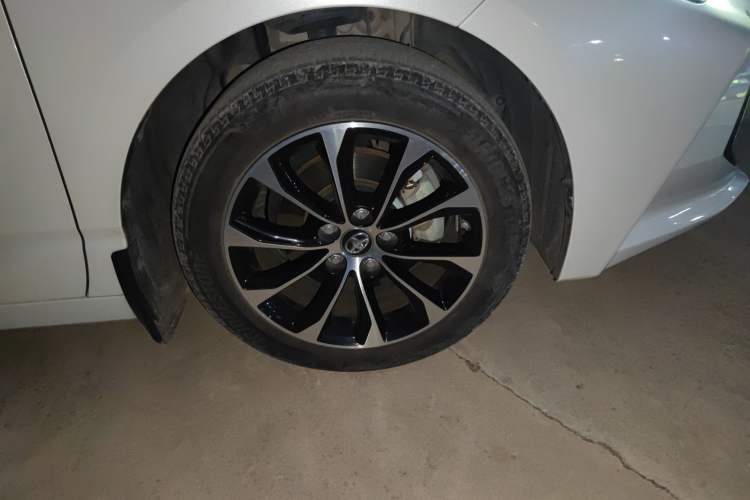 Used Toyota Avalon 2023 Dual-Engine 2.5L Luxury Edition