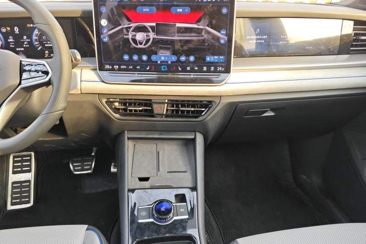 Used Volkswagen Tayron 2025 Tiguan L 380TSI 4Motion Luxury Easy Package