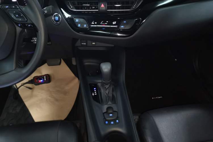 Used Toyota IZOA 2021 2.0L Enjoy Edition
