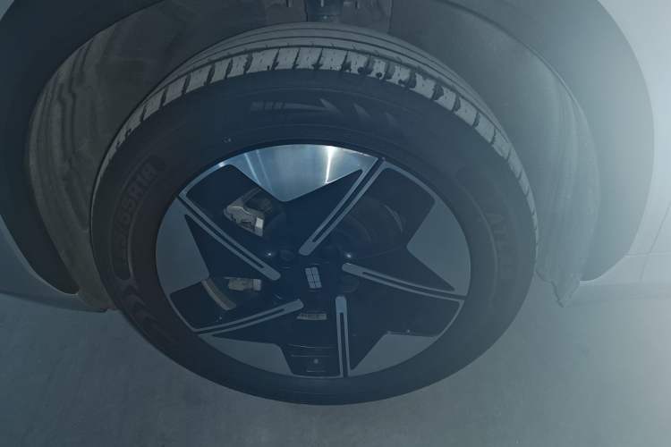 Used  E5 2024 530km Long-Range Version
