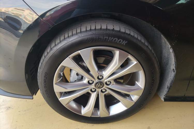 Used Toyota Sienna 2023 2.5L Hybrid Deluxe Edition