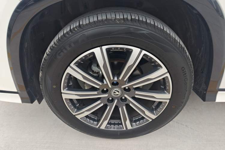 Used Changan CS75 PLUS 2024 3rd Generation Champion Edition 1.5T Intelligent Drive Dynamic Model
