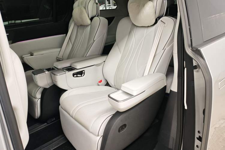 Used XPeng X9 2024 702 Ultra-Long Range Pro