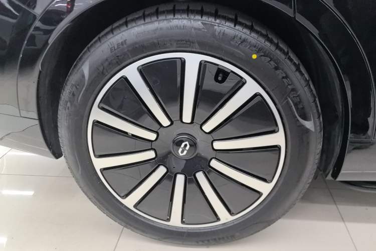 Used Hima AITO M9 2025 Extended-Range Ultra Version 52 kWh 5-Seater Edition
