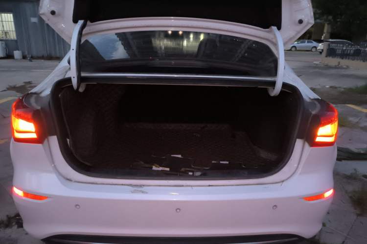 Used Changan Eado 2019 High-Energy Edition 1.6L GDI Manual Pioneer Model China VI Standard