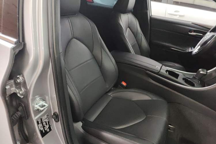 Used Toyota Avalon 2023 2.0L Premium Edition
