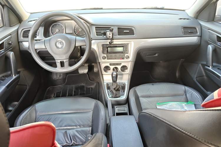 Used Volkswagen Gran Lavida 2013 1.6L Automatic Comfort Model
