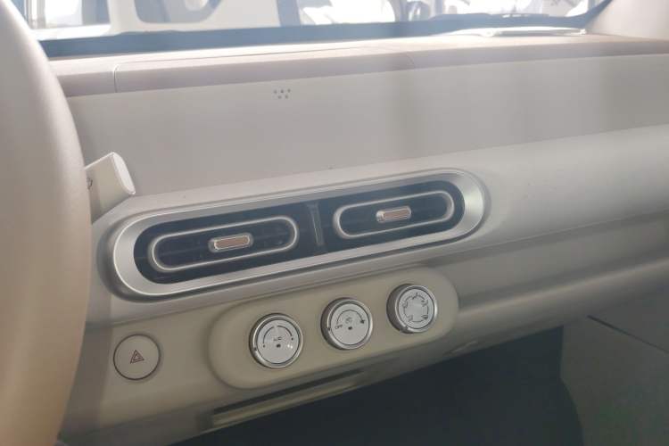 TDK.VehicleDetails.img