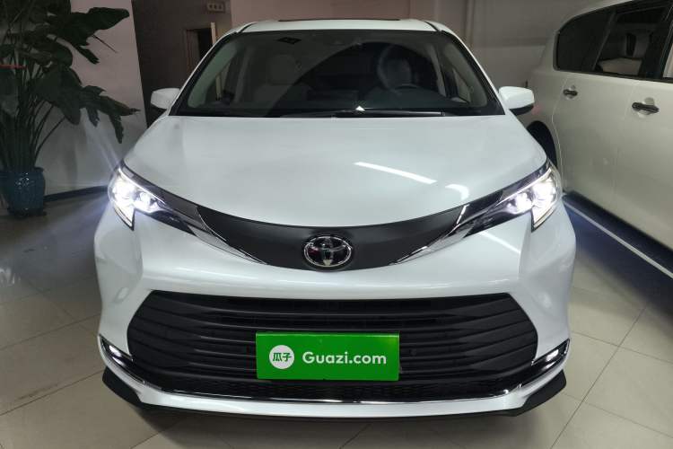 Used Toyota Sienna 2024 2.5L Hybrid Comfort Edition
