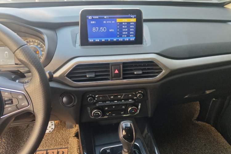 Used Dongfeng Fengon S560 2018 1.8L CVT Elite Model 7 Seats