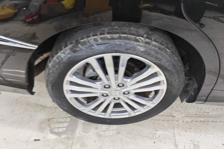 Used Honda Elysion 2016 2.4L Supreme Edition
