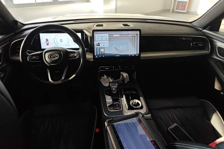 Used GAC Trumpchi GS8 2024 Linghang Series 2.0 TGDI Two-Wheel Drive Luxury Smart Connectivity Version