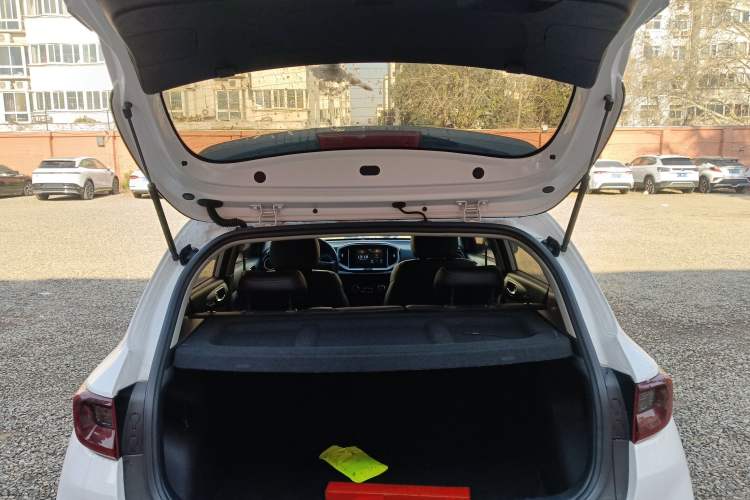 Used Kia kx1 Stonic 2021 1.4L CVT Fun & Sunroof Model
