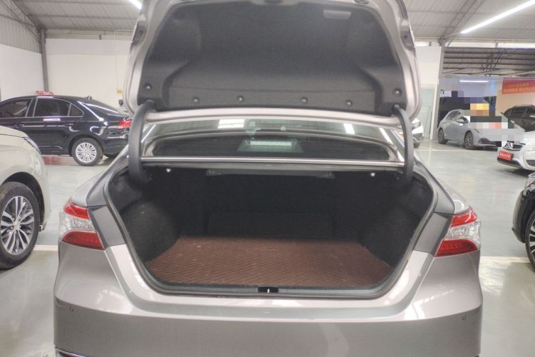 Used Toyota Camry 2023 2.0G Luxury Edition
