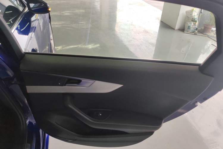 Used Audi A4L 2017 Plus 40 TFSI Ambition Model
