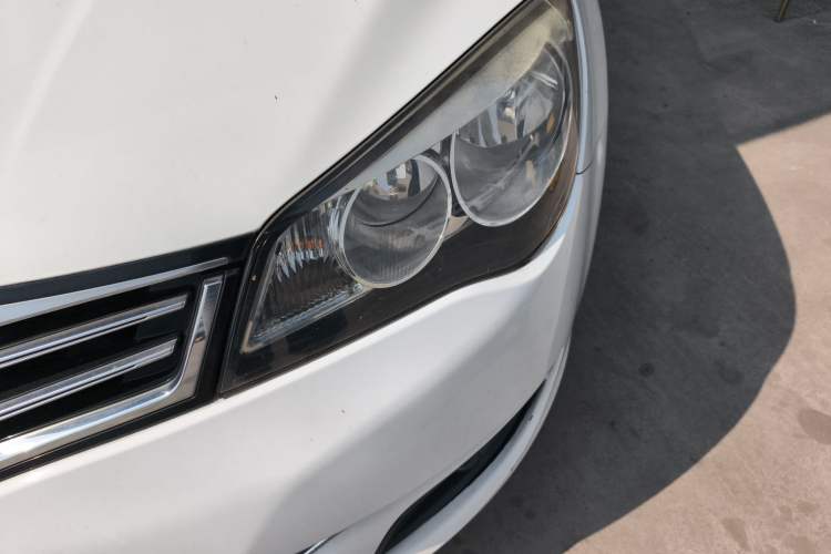 Used Roewe 350 2015 1.5L Manual Luxury Sunroof Edition